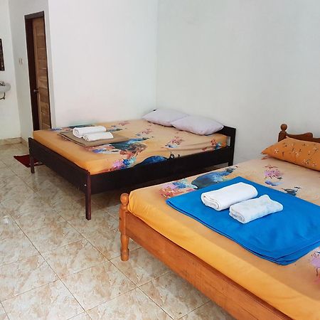 Red Island Bungalows Pasanggaran Phòng bức ảnh