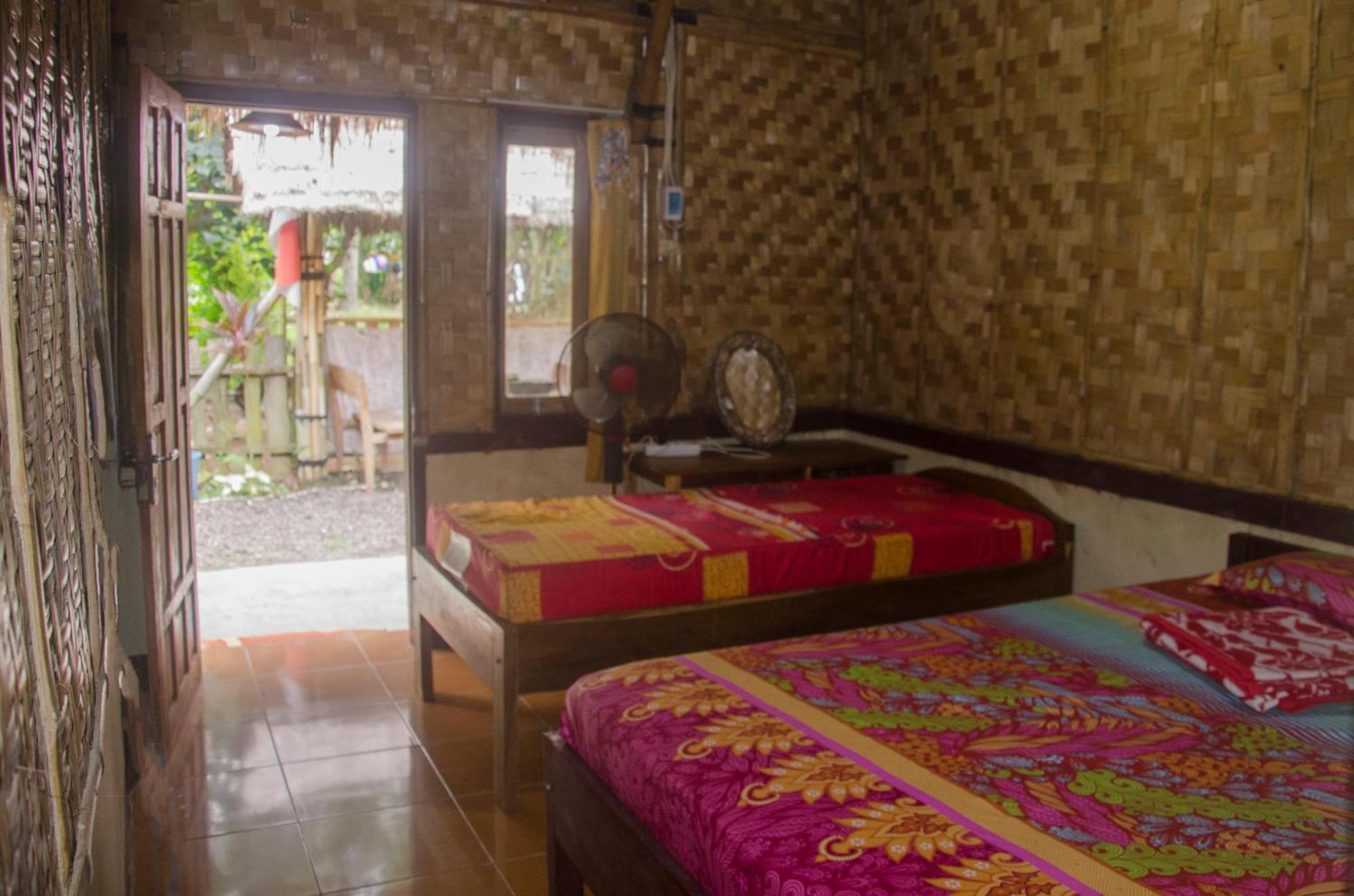 Red Island Bungalows Pasanggaran Ngoại thất bức ảnh