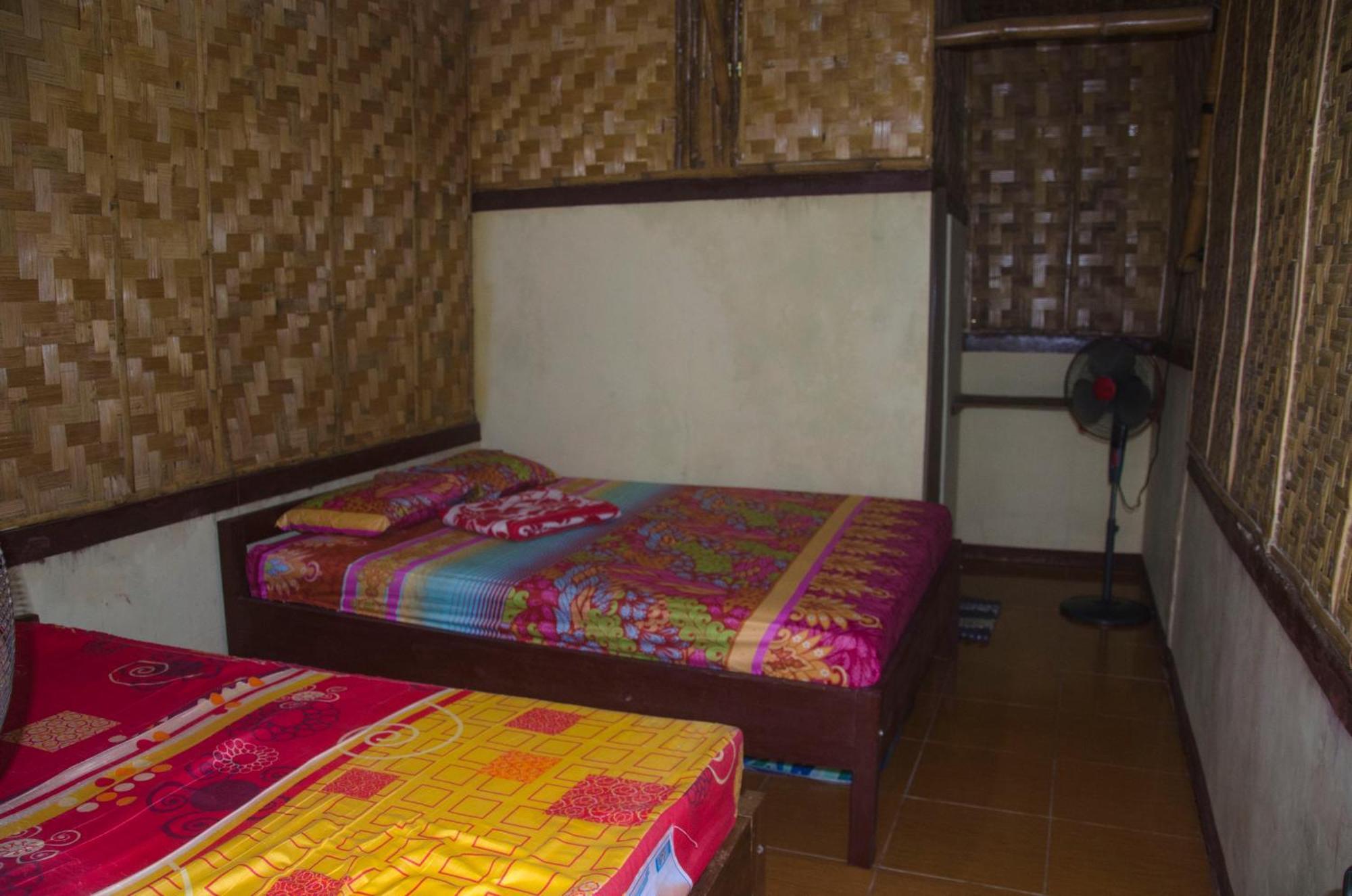 Red Island Bungalows Pasanggaran Ngoại thất bức ảnh