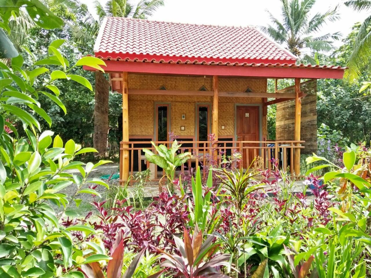 Red Island Bungalows Pasanggaran Phòng bức ảnh