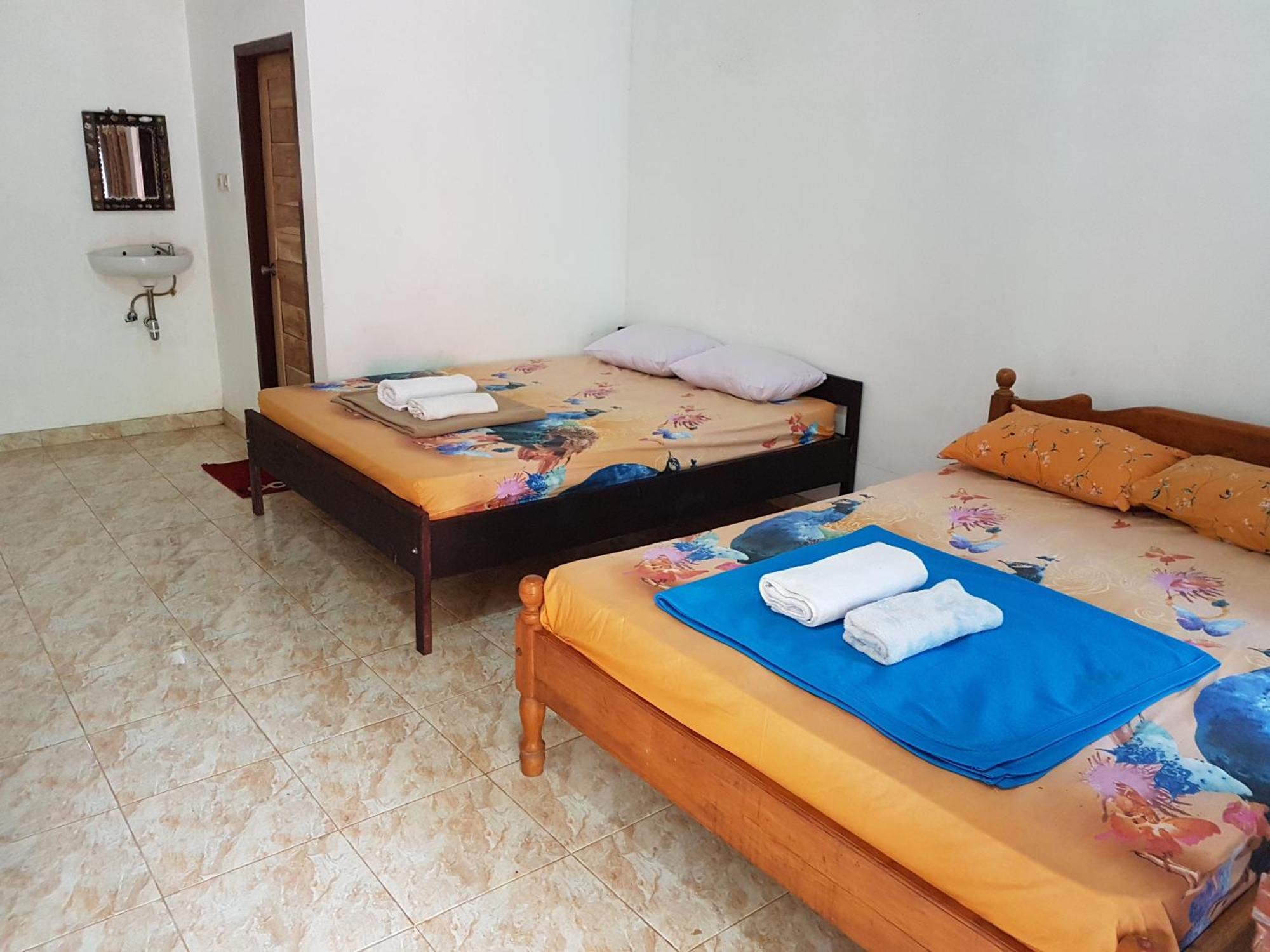 Red Island Bungalows Pasanggaran Phòng bức ảnh