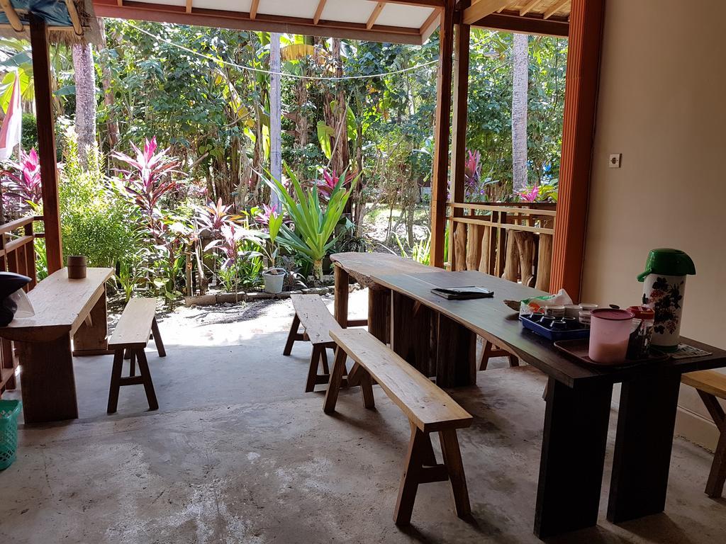 Red Island Bungalows Pasanggaran Ngoại thất bức ảnh