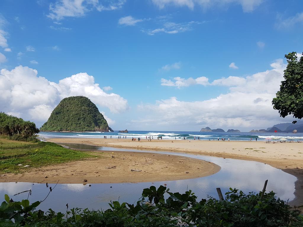 Red Island Bungalows Pasanggaran Ngoại thất bức ảnh