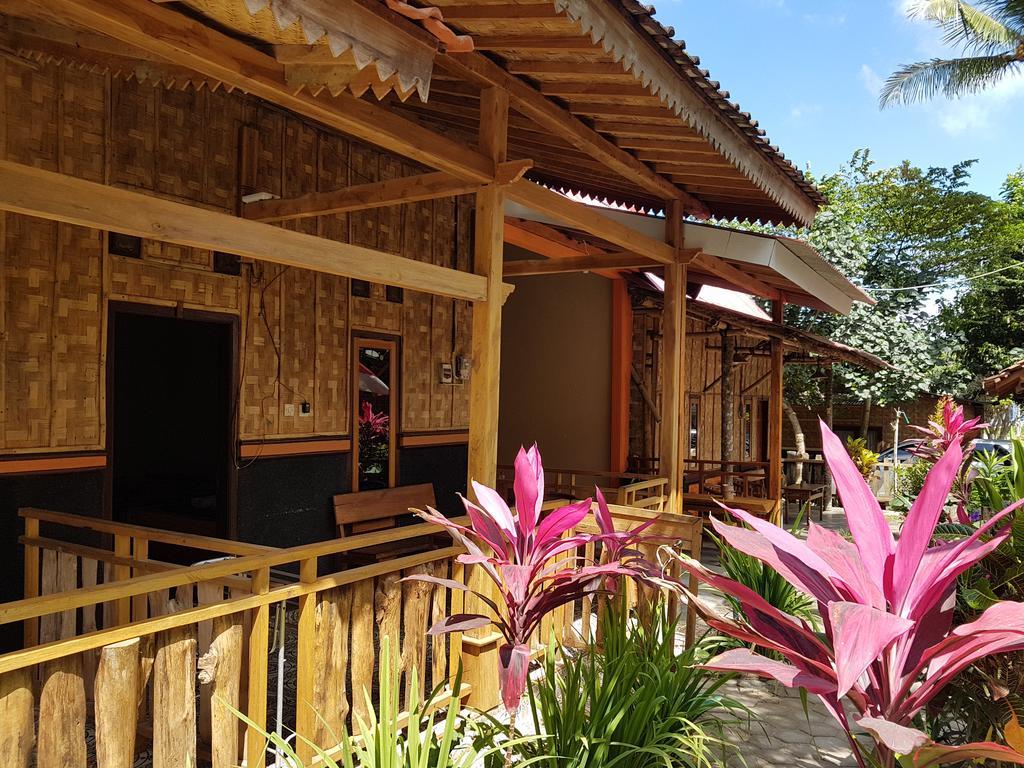 Red Island Bungalows Pasanggaran Ngoại thất bức ảnh